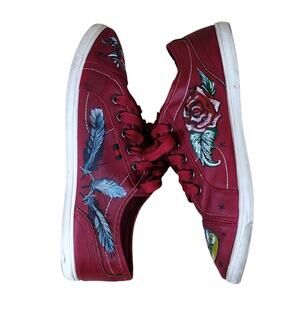 Jundisi Sneakers Women’s 10.5/11 Red Bird Floral Hand Painted Boho Indie Casual